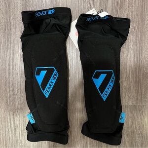 NEW Seven iDP Sam Hill Mountain Bike Knee Pads - Black Medium